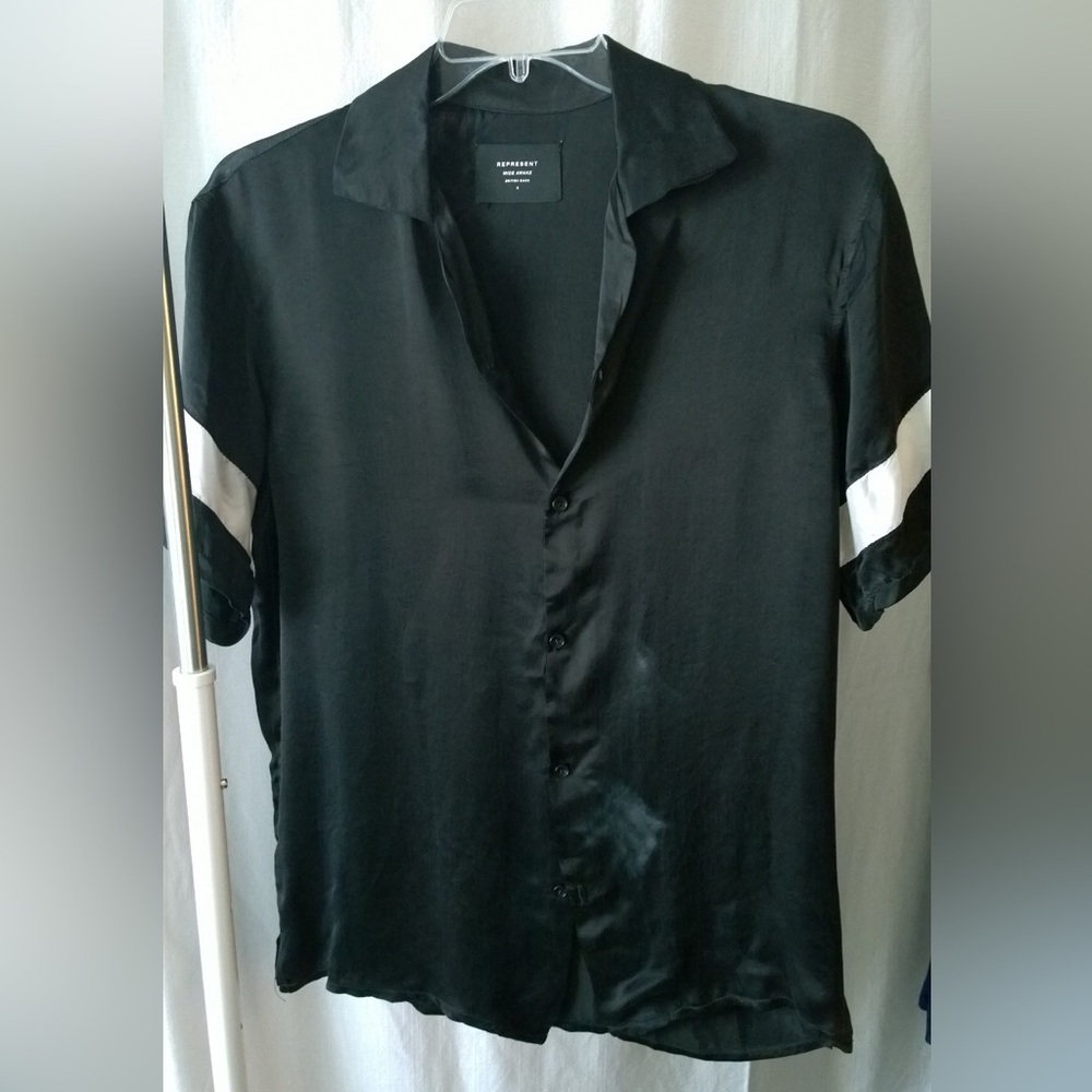 Represent s/s silky button up
